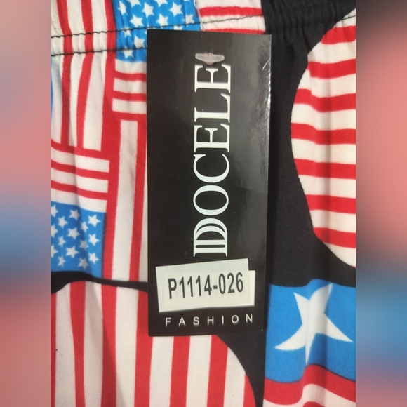 NWT Docelle Mixed Shapes American Flag Printed Pattern LeggingsOne Size [0-12) - Picture 3 of 5